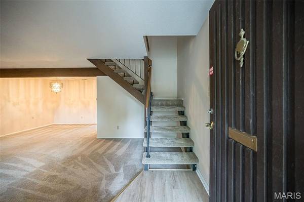 1368 Hampton RD #A, St Charles, MO 63303