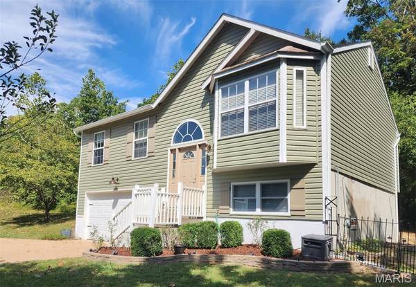 3605 N Meadow Mill DR, Arnold, MO 63010
