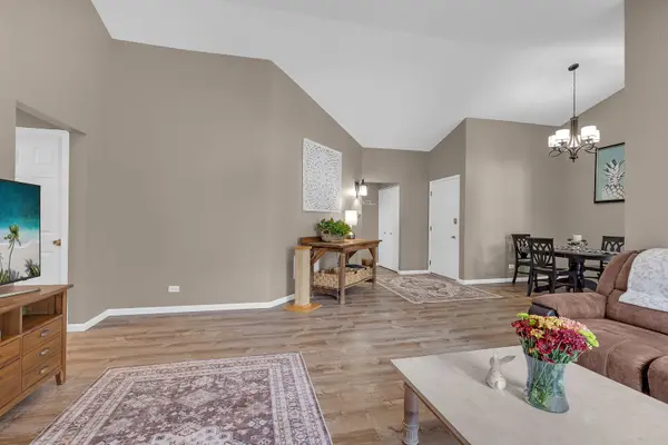1010 E Nichols RD #8, Palatine, IL 60074