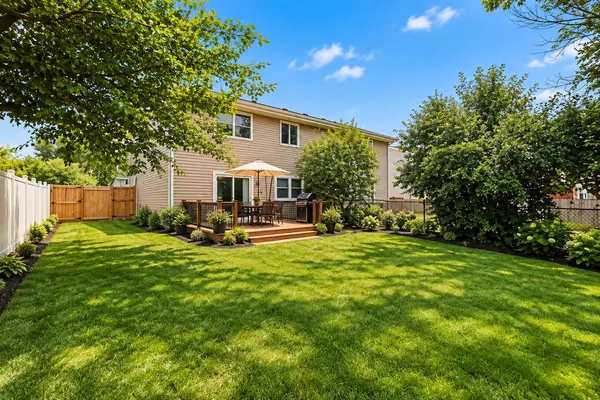 1713 Fulton LN, Hanover Park, IL 60133