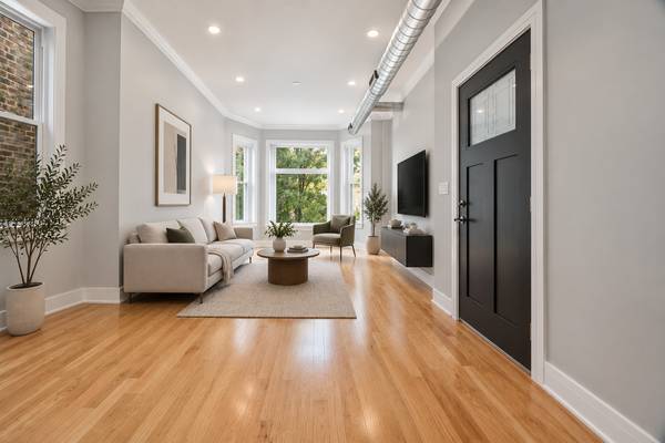 3234 W Fulton BLVD, Chicago, IL 60624