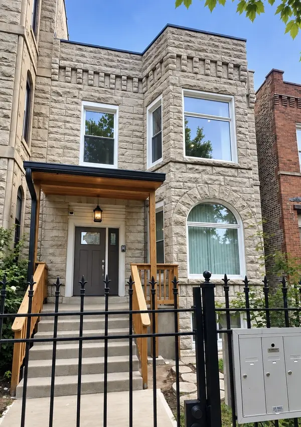 3234 W Fulton BLVD, Chicago, IL 60624