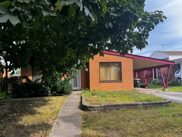 8410 W Bruce DR, Niles, IL 60714
