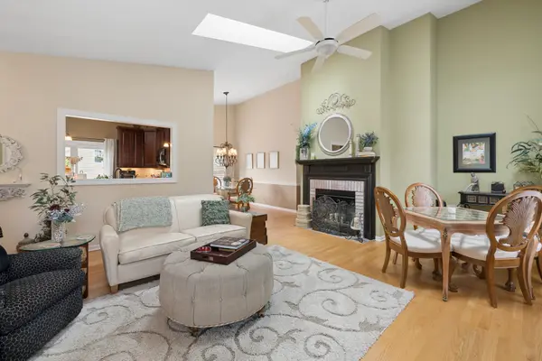 1069 Devonshire AVE, Naperville, IL 60540