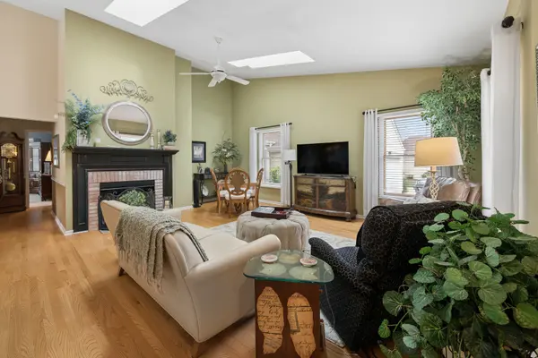 1069 Devonshire AVE, Naperville, IL 60540