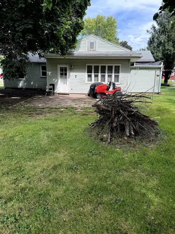 312 Depot ST, Walnut, IL 61376