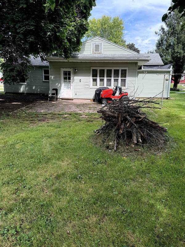 312 Depot ST, Walnut, IL 61376