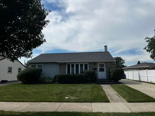 104 N Warrington RD, Des Plaines, IL 60016