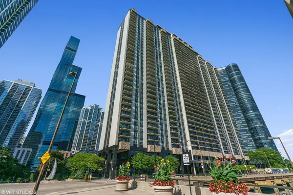 400 E Randolph ST #1123, Chicago, IL 60601