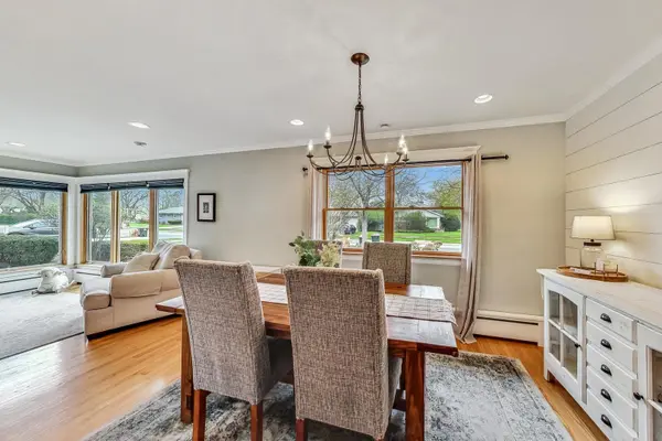1105 W Miner ST, Arlington Heights, IL 60005
