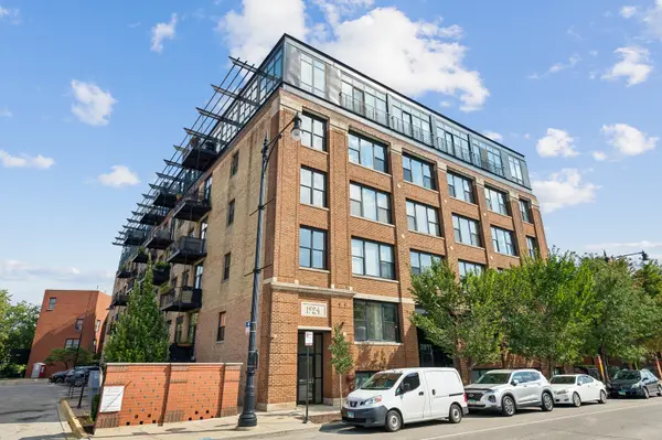 2911 N Western AVE #111, Chicago, IL 60618