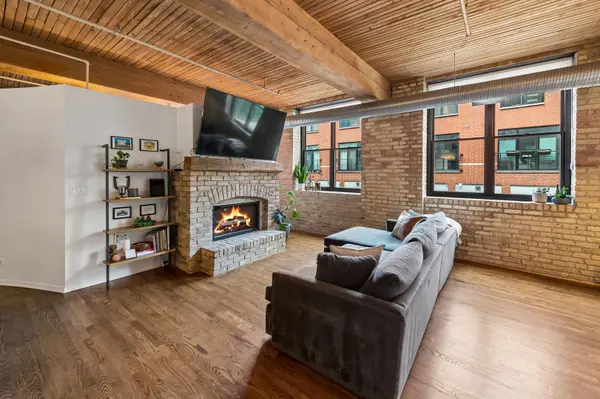 2911 N Western AVE #111, Chicago, IL 60618