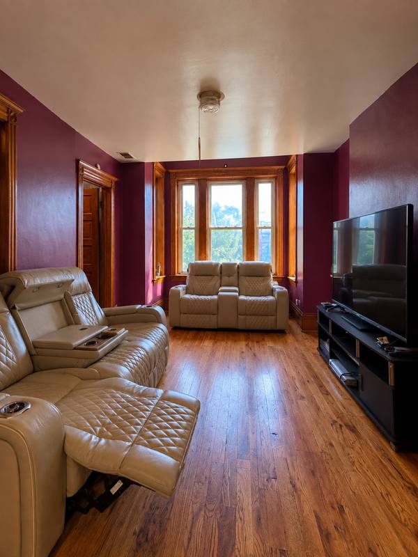4051 W Monroe ST, Chicago, IL 60624