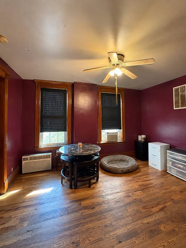 4051 W Monroe ST, Chicago, IL 60624
