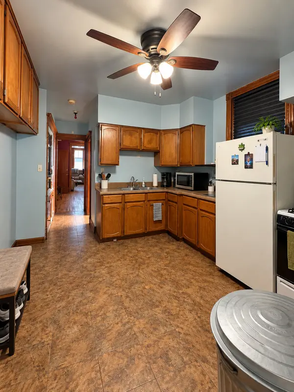 4051 W Monroe ST, Chicago, IL 60624