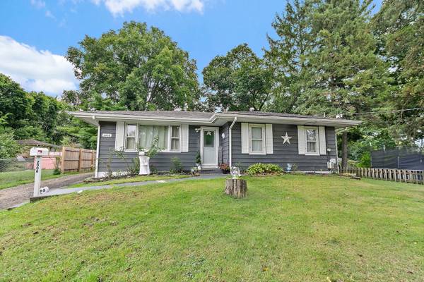 2008 Eastmoreland AVE, Rockford, IL 61108