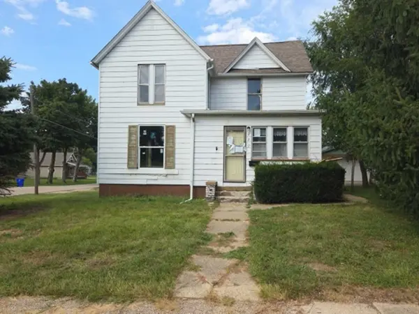 220 W 8th ST, Kewanee, IL 61443
