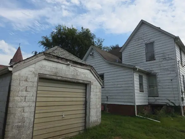 220 W 8th ST, Kewanee, IL 61443
