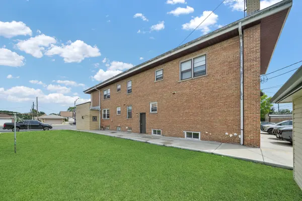 5550 S PULASKI RD, Chicago, IL 60629