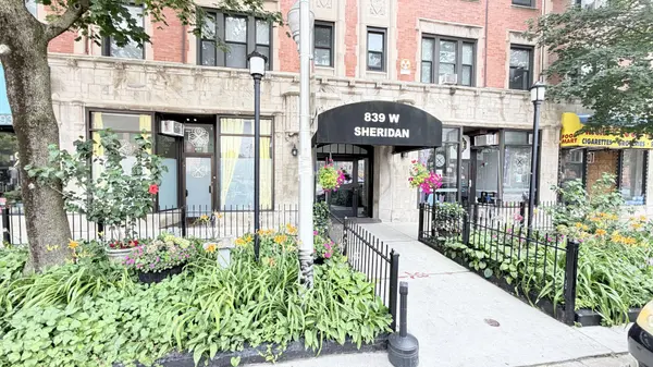 839 W Sheridan RD #221, Chicago, IL 60613