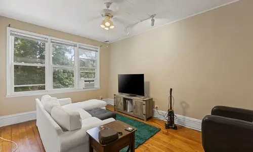1421 W Fletcher ST #2F, Chicago, IL 60657