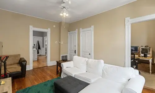 1421 W Fletcher ST #2F, Chicago, IL 60657