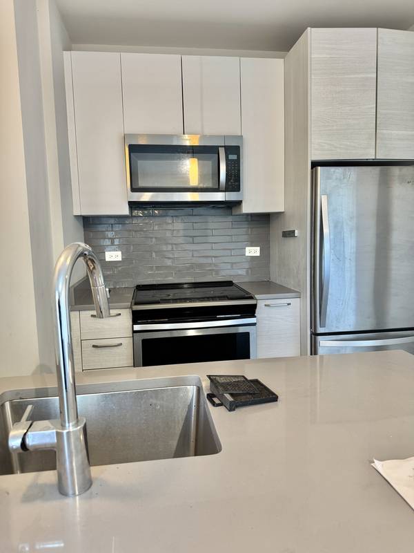 2407 W Eastwood AVE #502, Chicago, IL 60625