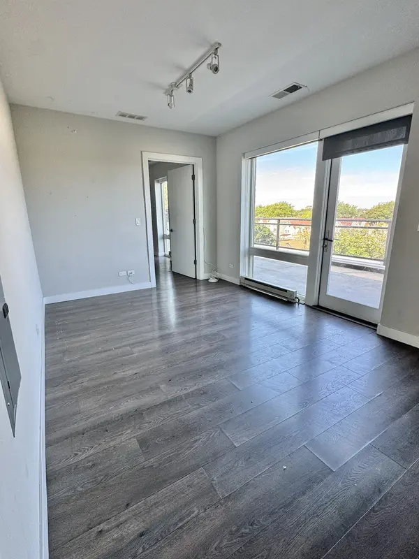 2407 W Eastwood AVE #502, Chicago, IL 60625
