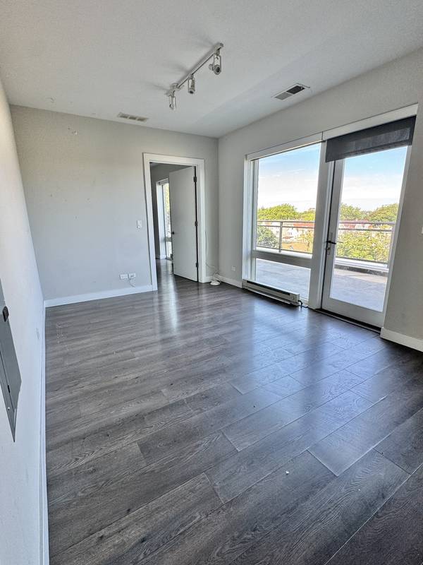 2407 W Eastwood AVE #502, Chicago, IL 60625