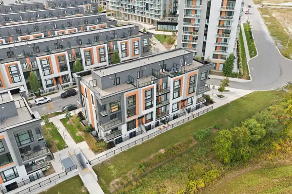 3 Steckley House LN #815, Richmond Hill, ON L4S 0N2
