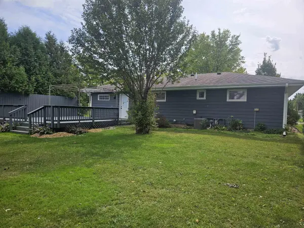 124 SW 4th AVE, Cresco, IA 52136