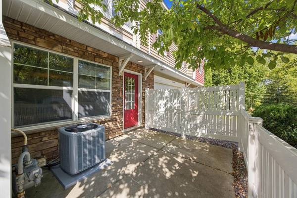15562 60th AVE N, Plymouth, MN 55446