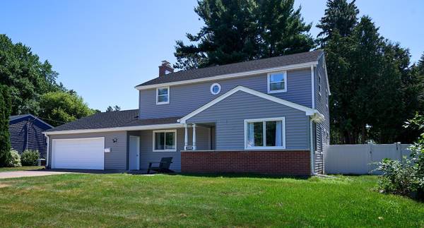 1209 Pine ST W, Stillwater, MN 55082