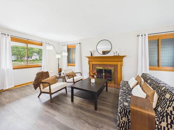 1209 Pine ST W, Stillwater, MN 55082