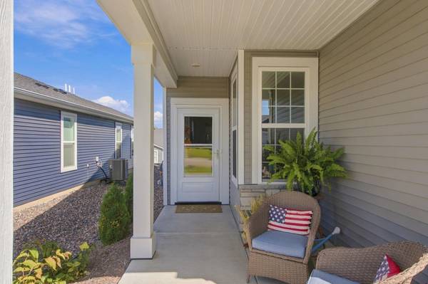 196 Liberty Heights DR, Chaska, MN 55318