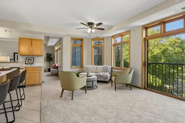 5555 Dewey Hill RD #202, Edina, MN 55439