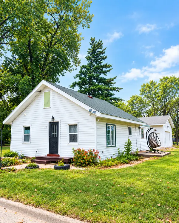 327 11th ST S, Sauk Rapids, MN 56379