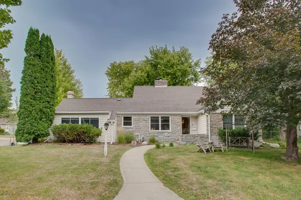 1100 13th ST S, Moorhead, MN 56560