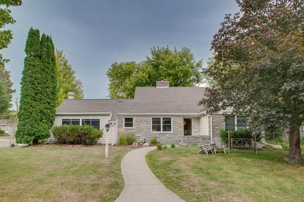 1100 13th ST S, Moorhead, MN 56560