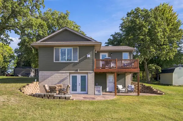 1712 Kestrel CIR, Buffalo, MN 55313