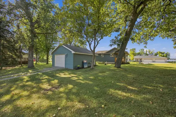 1712 Kestrel CIR, Buffalo, MN 55313