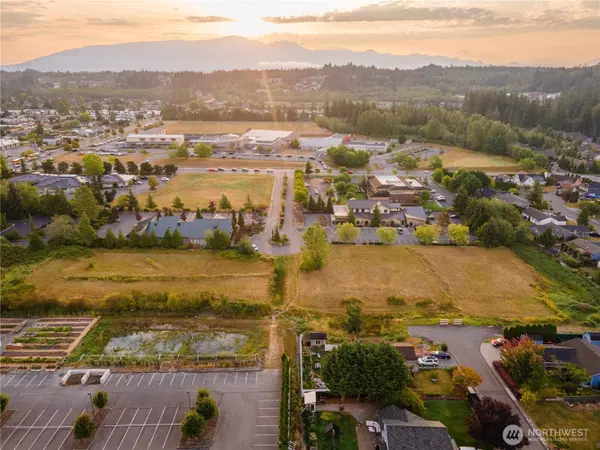 2011 Little Mountain LN, Mount Vernon, WA 98274