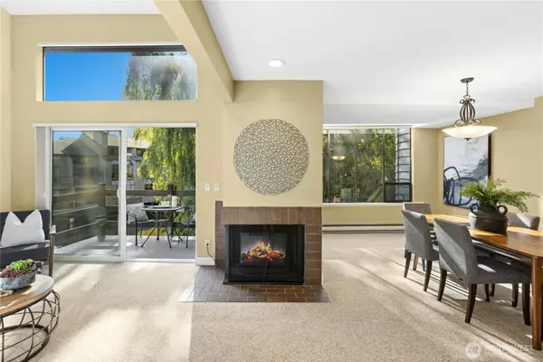 6 Lake Bellevue DR #209, Bellevue, WA 98005