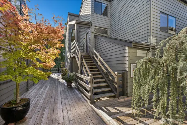 6 Lake Bellevue DR #209, Bellevue, WA 98005