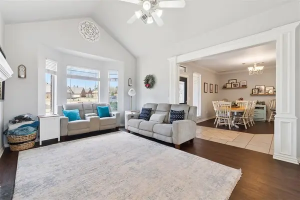 2214 Cedar Pointe CIR, Edmond, OK 73003