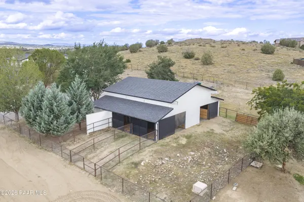 890 E Latigo CT, Paulden, AZ 86334