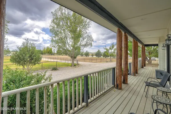 890 E Latigo CT, Paulden, AZ 86334
