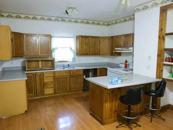 610 Wichita Ave, Lincolnville, KS 66858