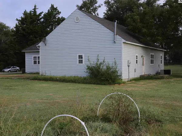 610 Wichita Ave, Lincolnville, KS 66858