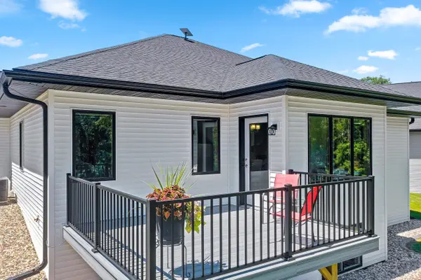 2685 CHAMBERS XING, Green Bay, WI 54313-8833